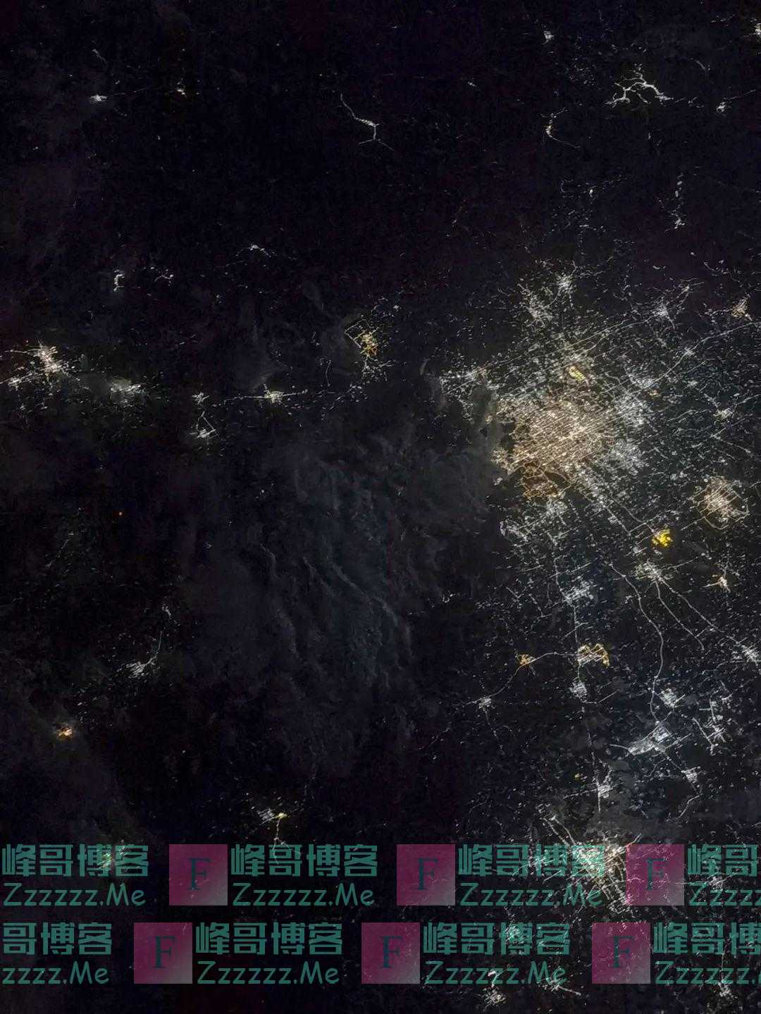 聂海胜太空拍下北京夜景!有一处特别亮,网友脑洞大开