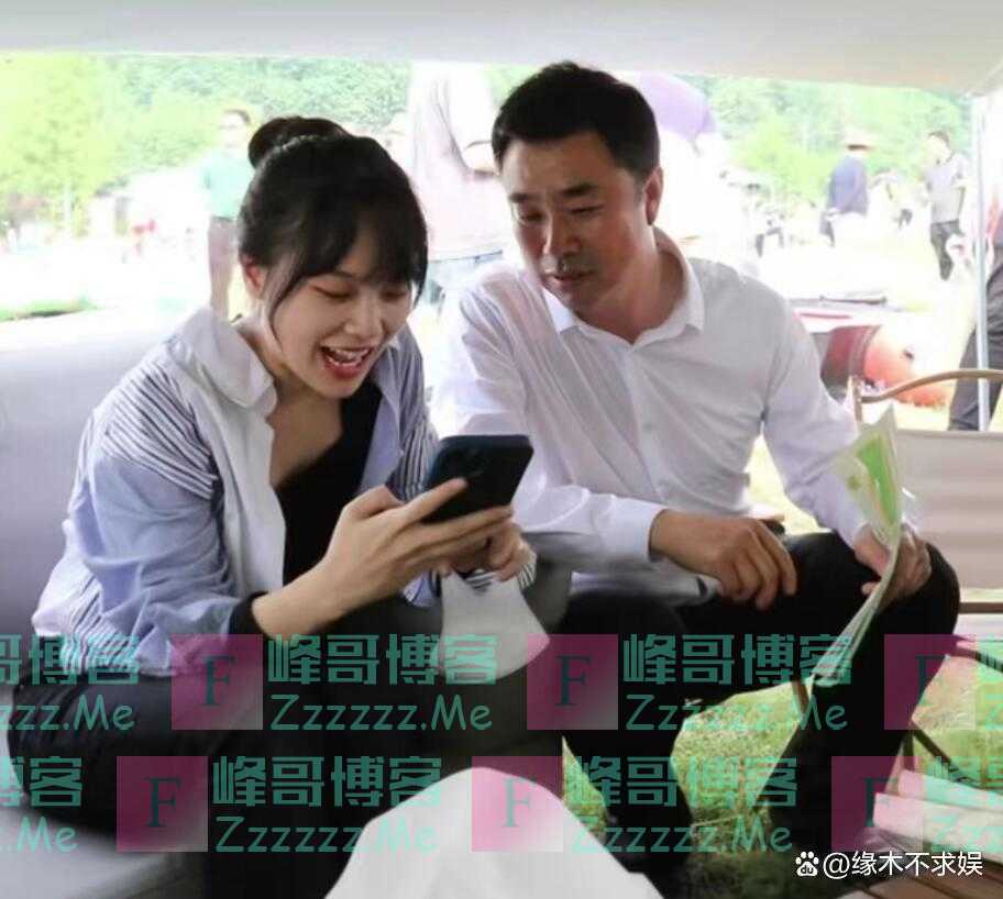 “挖呀挖”黄老师被曝原相机生图,没滤镜也很美,直播曝家中装修