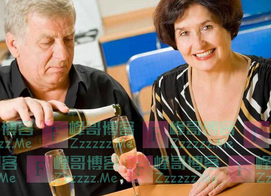 若碰到刚一喝酒就脸红的人，请尽量远离，过来人告诉你原因