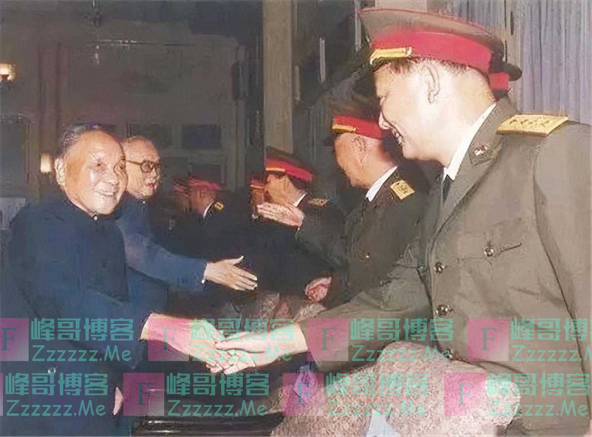 毛主席像已挂在天安门74年，还会挂多久？邓小平同志早给出了答案