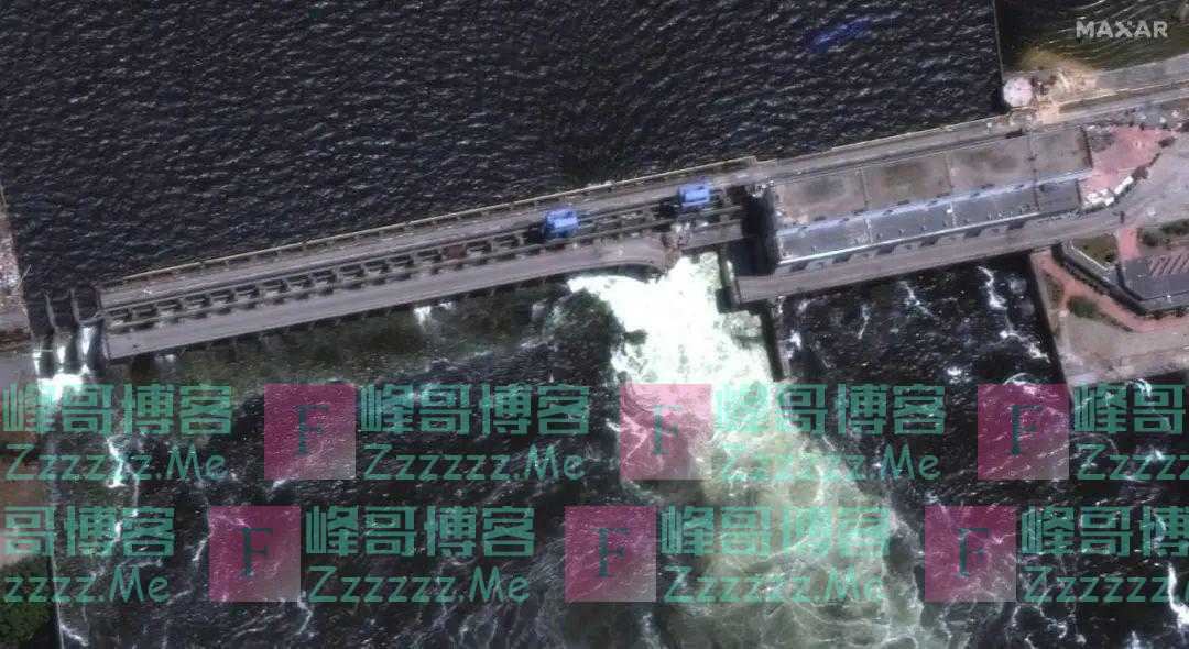 乌克兰一水电大坝突然被炸:正在持续坍塌,已近半!下游一城市水位上涨已超12米!俄乌互相指责:对方干的