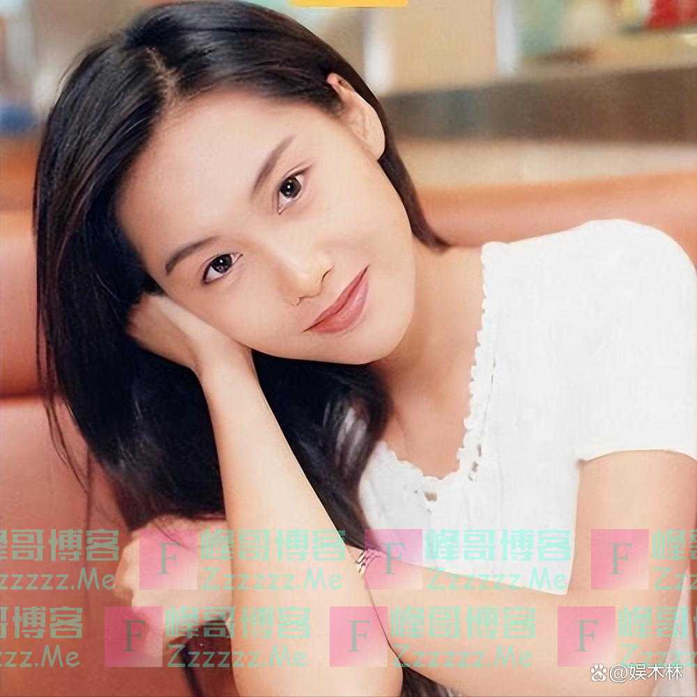 52岁朱茵现状曝光：住深山残屋，开97年破车，昔日女神怎么了？