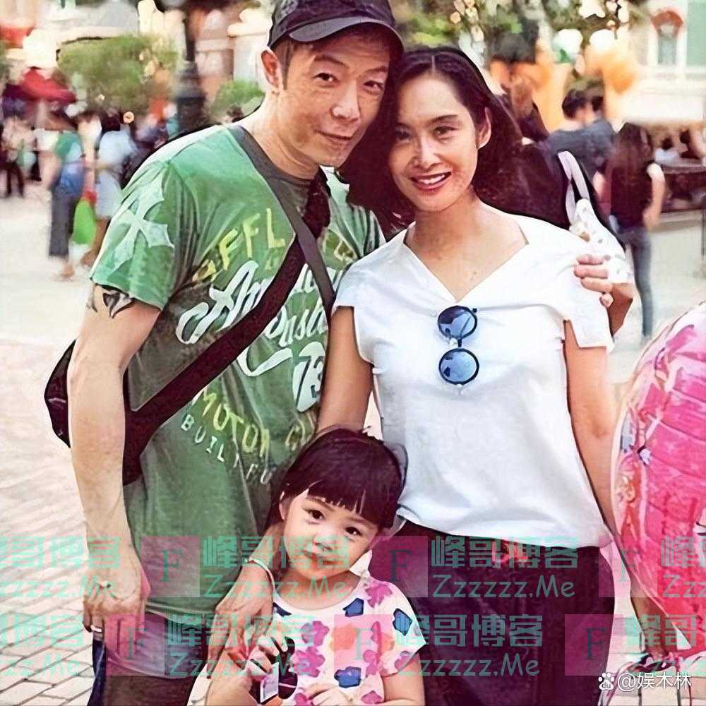 52岁朱茵现状曝光：住深山残屋，开97年破车，昔日女神怎么了？