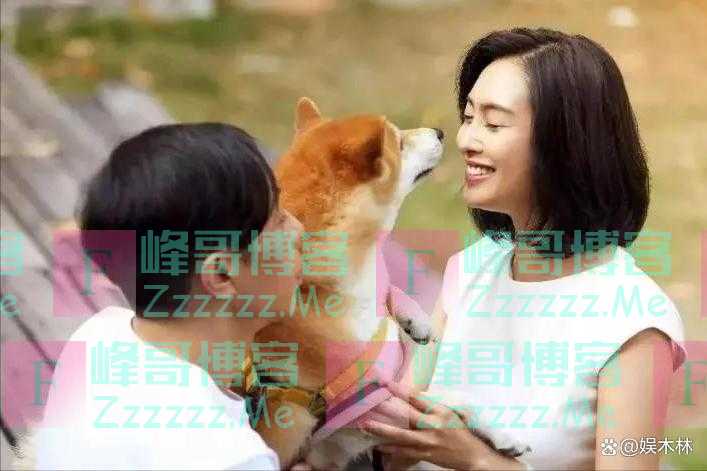 52岁朱茵现状曝光：住深山残屋，开97年破车，昔日女神怎么了？