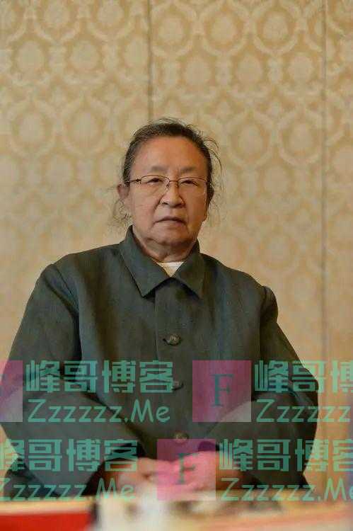 李讷晚年相貌越来越像毛主席，买车时厂长执意不收钱，她怎么办？