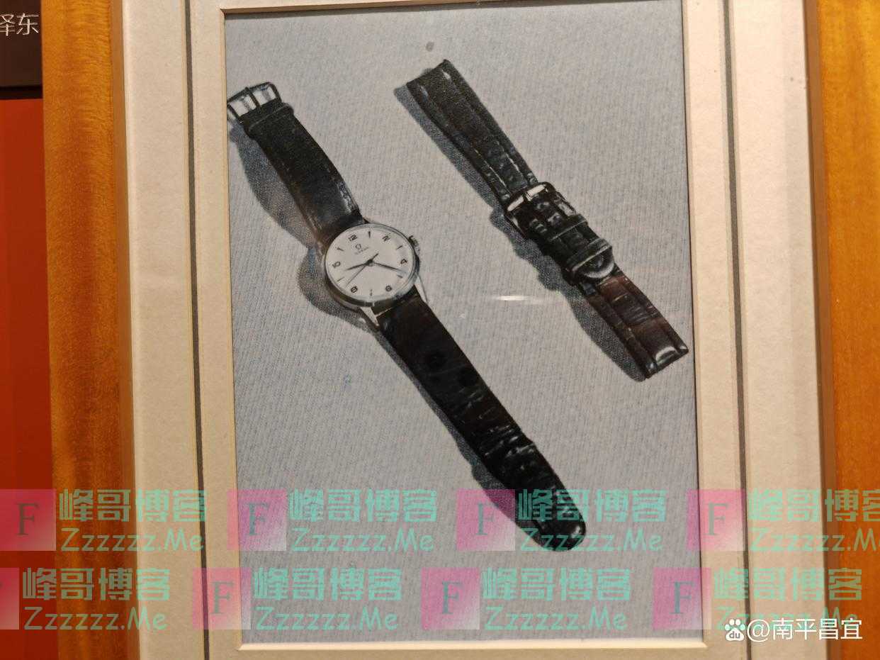 伟人毛泽东一生仅带过一个手表