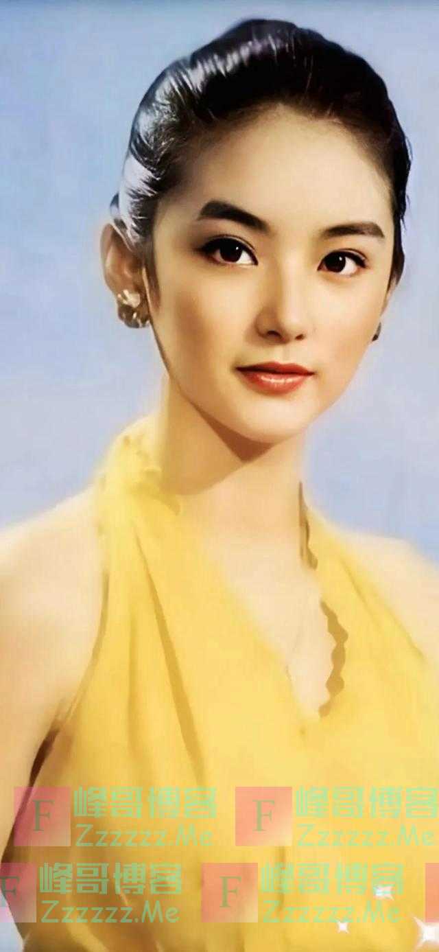 林青霞请莫言到豪宅吃饺子喝茅台，事实证明，她已走上另一条大道