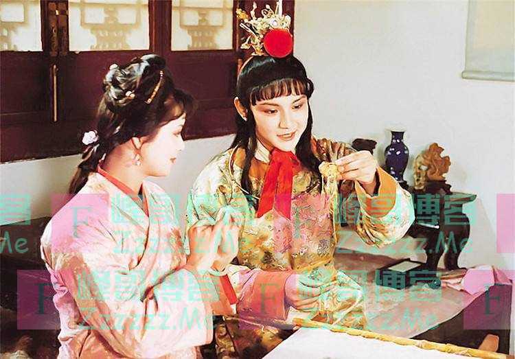 红楼梦里的薛家富得流油，为什么宝钗的穿着却是半新不旧的