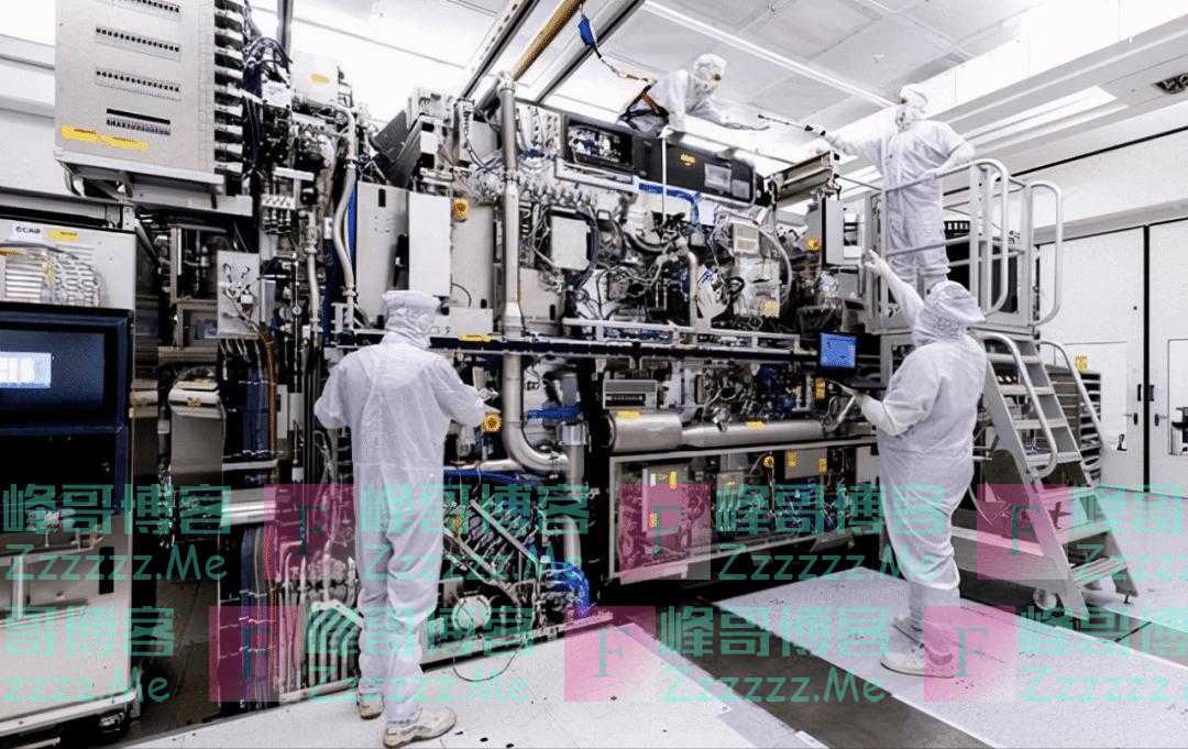 先撤7nm，后撤14nm，外媒：中芯国际开始“装”了