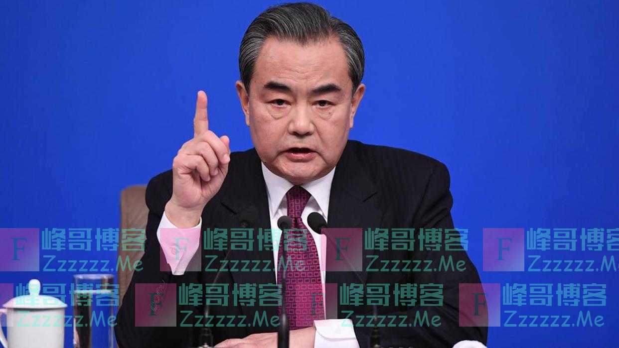 中美激烈交锋后，布林肯车队深夜离场，王毅三句话让人印象深刻