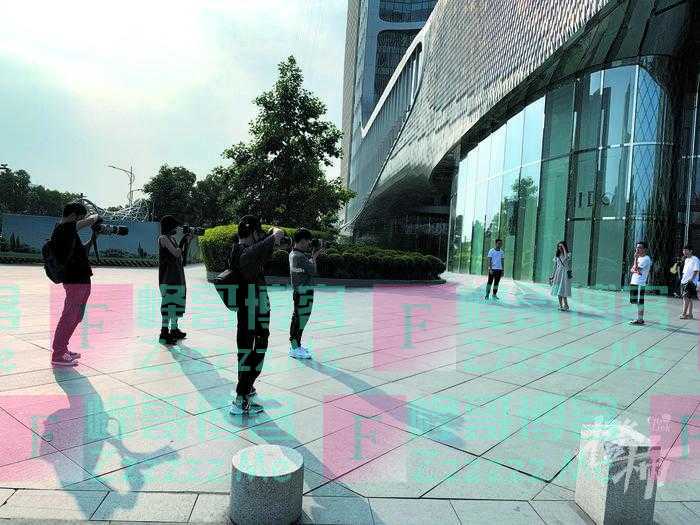 为什么街拍的黄金时代已经过去，却发生街拍史上最大社会新闻？杭州资深街拍摄影师分析街拍背后的商业逻辑