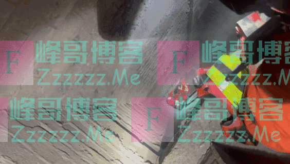被困女孩哭着问消防员：我上去了，你怎么办啊？