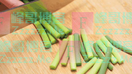 炒蒜苔，千万别直接炒或焯水！多加这一步，翠绿鲜香更入味