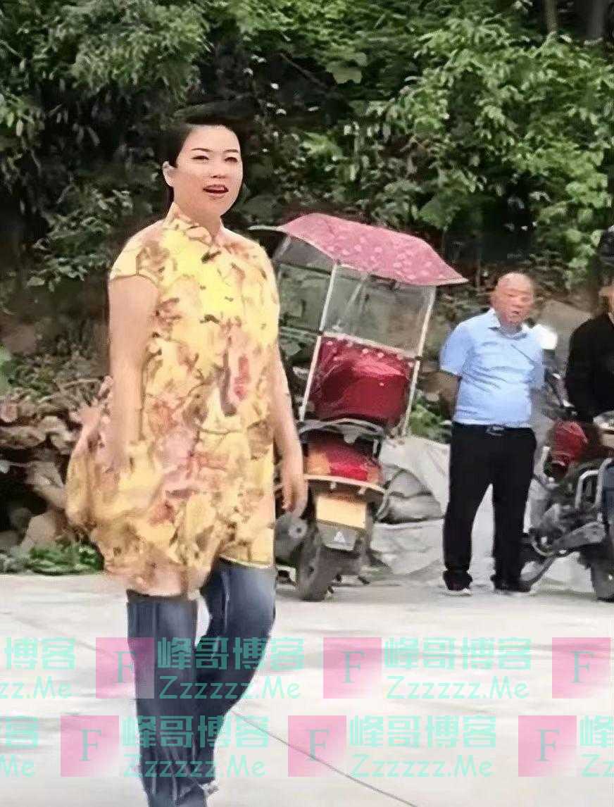 原来她就是李谷一的“女儿”，连登23次春晚，打扮朴素有贵妇美