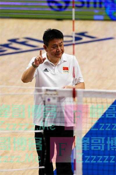 中国女排主帅蔡斌回应质疑：有议论很正常，但我坚定自己