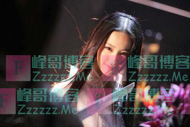 长大后才懂,杨过为何要选择小龙女。他缺的爱,只有小龙女能给他