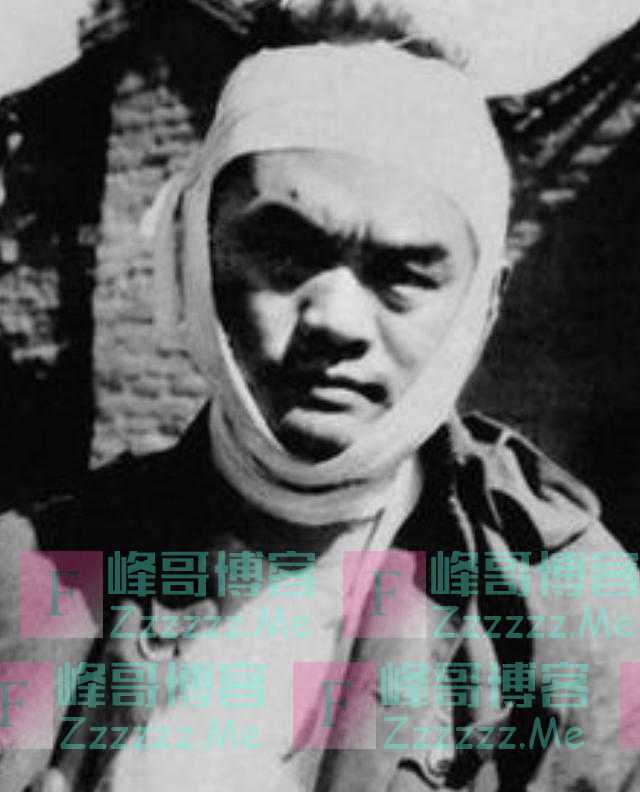 1948年，我军俘虏敌军司令，毛主席批示：务必给其戴上镣铐