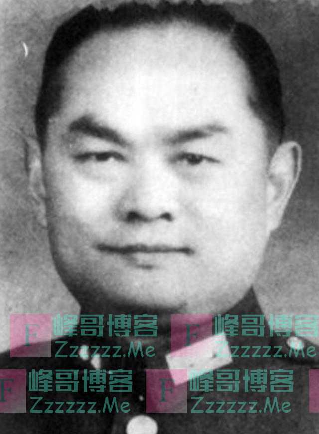 1948年,我军俘虏敌军司令,毛主席批示:务必给其戴上镣铐