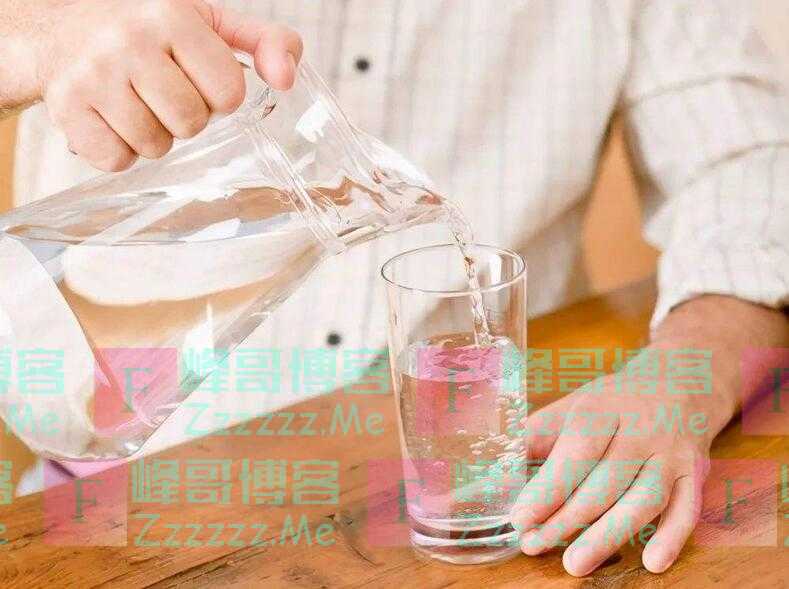 初伏不喝2水、中伏不吃2瓜、末伏不洗2澡！不懂规矩，三伏特易生病，埋下老病根