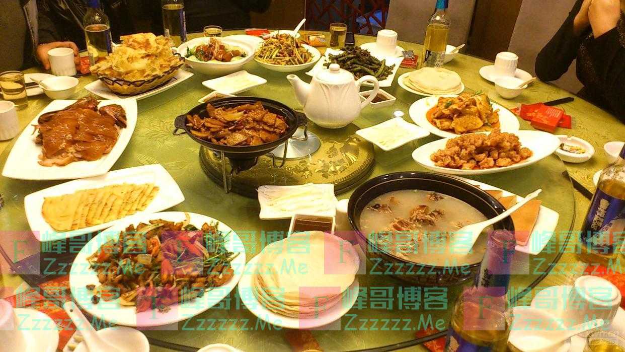 为何有些人满脸“老年斑”,有的却干干净净呢?医生说出实情