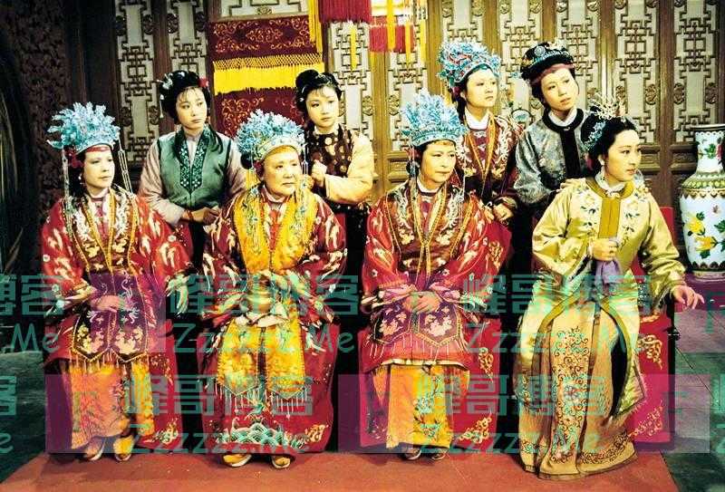 贾母:《红楼梦》里真正的贵妇人,她的贵族气质深入灵魂,藏在每一个日常中