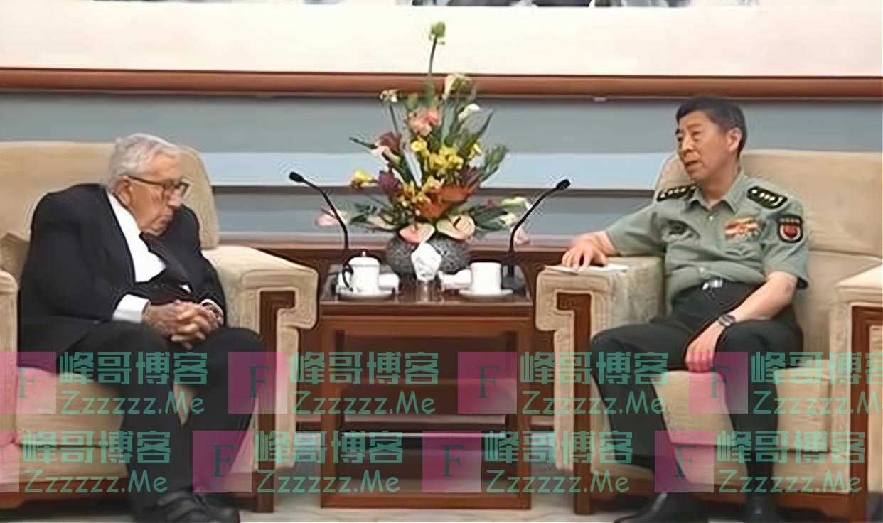 中国防长会见基辛格后,美国立马表态:个人行为不代表白宫立场