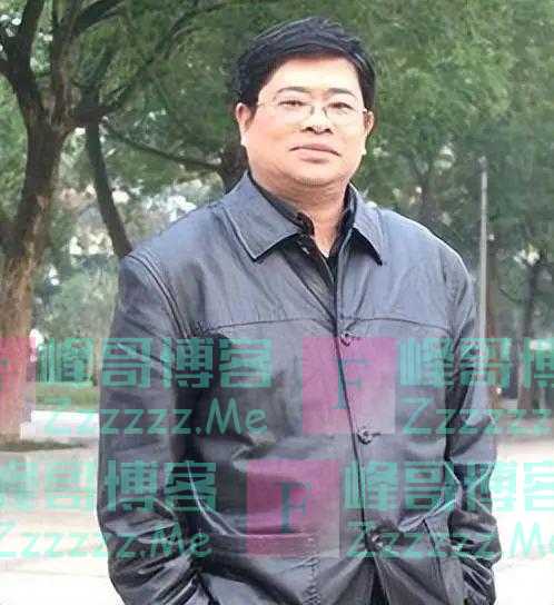 他是台湾军情局的双面间谍,找出两名军内高官,依靠交换荣归故里