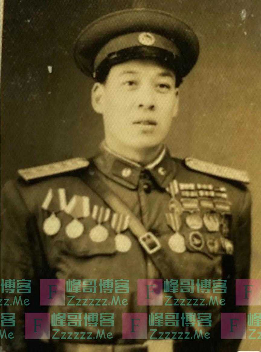 70年前,有个小男孩来过人间!没有留下姓名,只遗落一双胶鞋