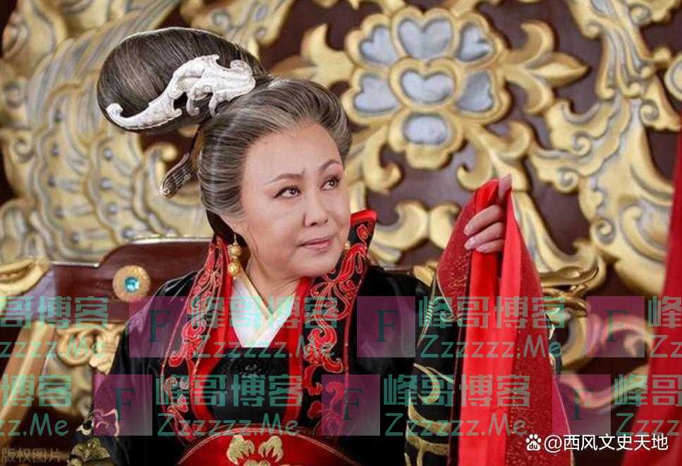 武则天退位群臣皆欢喜，唯一人低头痛哭，一年后没哭的全死了