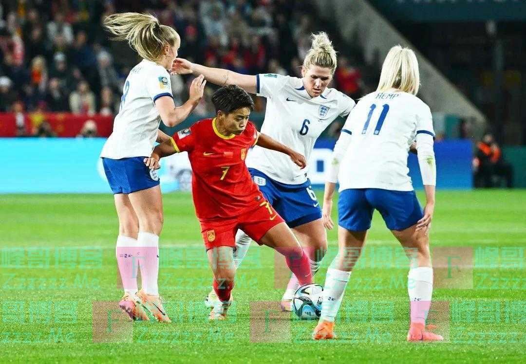 王霜哽咽:为何练得更苦,却不出成绩?