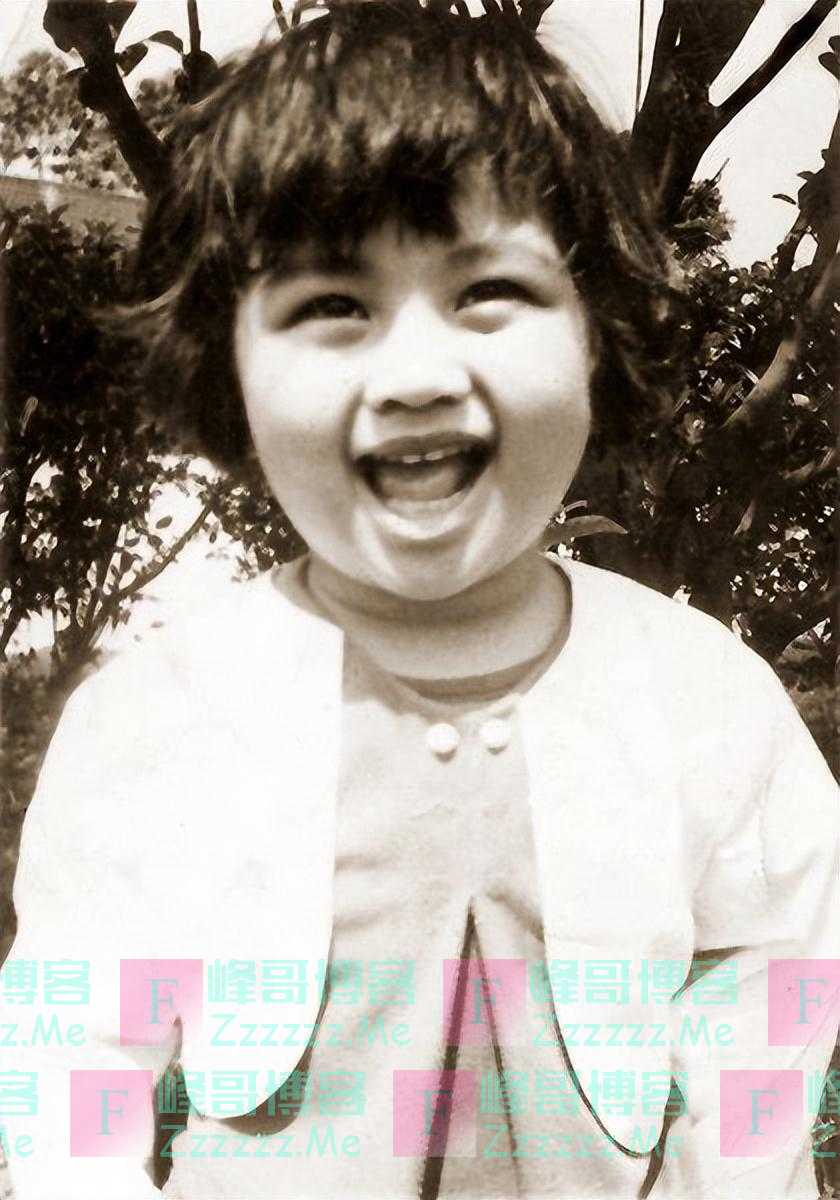 主持人吴小莉：与亲哥浙江相认，对方一贫如洗，她帮助亲哥了吗？