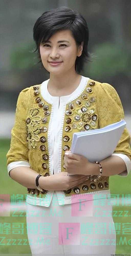 主持人吴小莉：与亲哥浙江相认，对方一贫如洗，她帮助亲哥了吗？