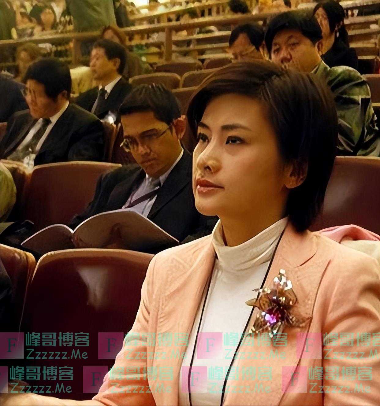 主持人吴小莉：与亲哥浙江相认，对方一贫如洗，她帮助亲哥了吗？