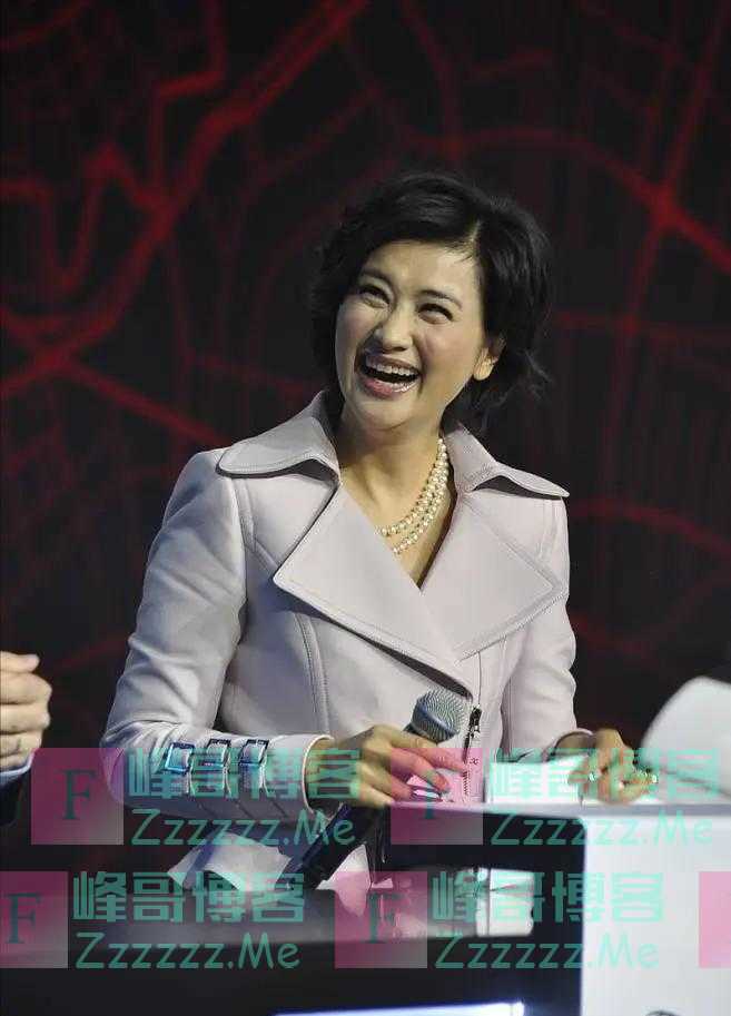 主持人吴小莉：与亲哥浙江相认，对方一贫如洗，她帮助亲哥了吗？