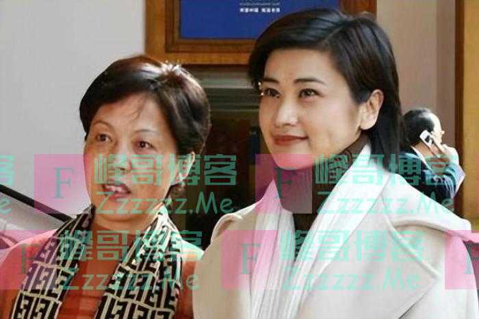 主持人吴小莉：与亲哥浙江相认，对方一贫如洗，她帮助亲哥了吗？