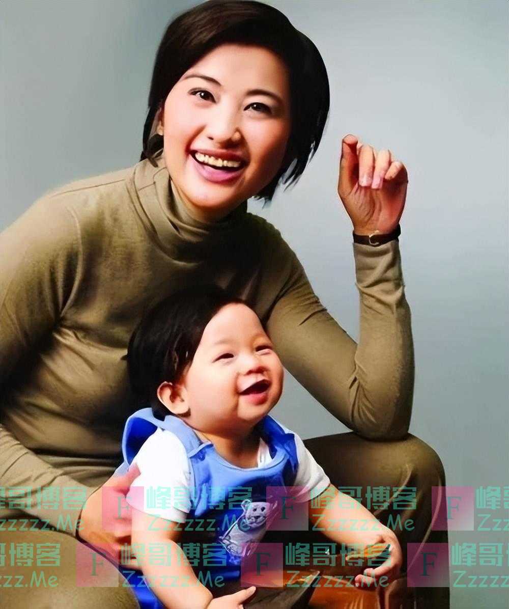 主持人吴小莉：与亲哥浙江相认，对方一贫如洗，她帮助亲哥了吗？