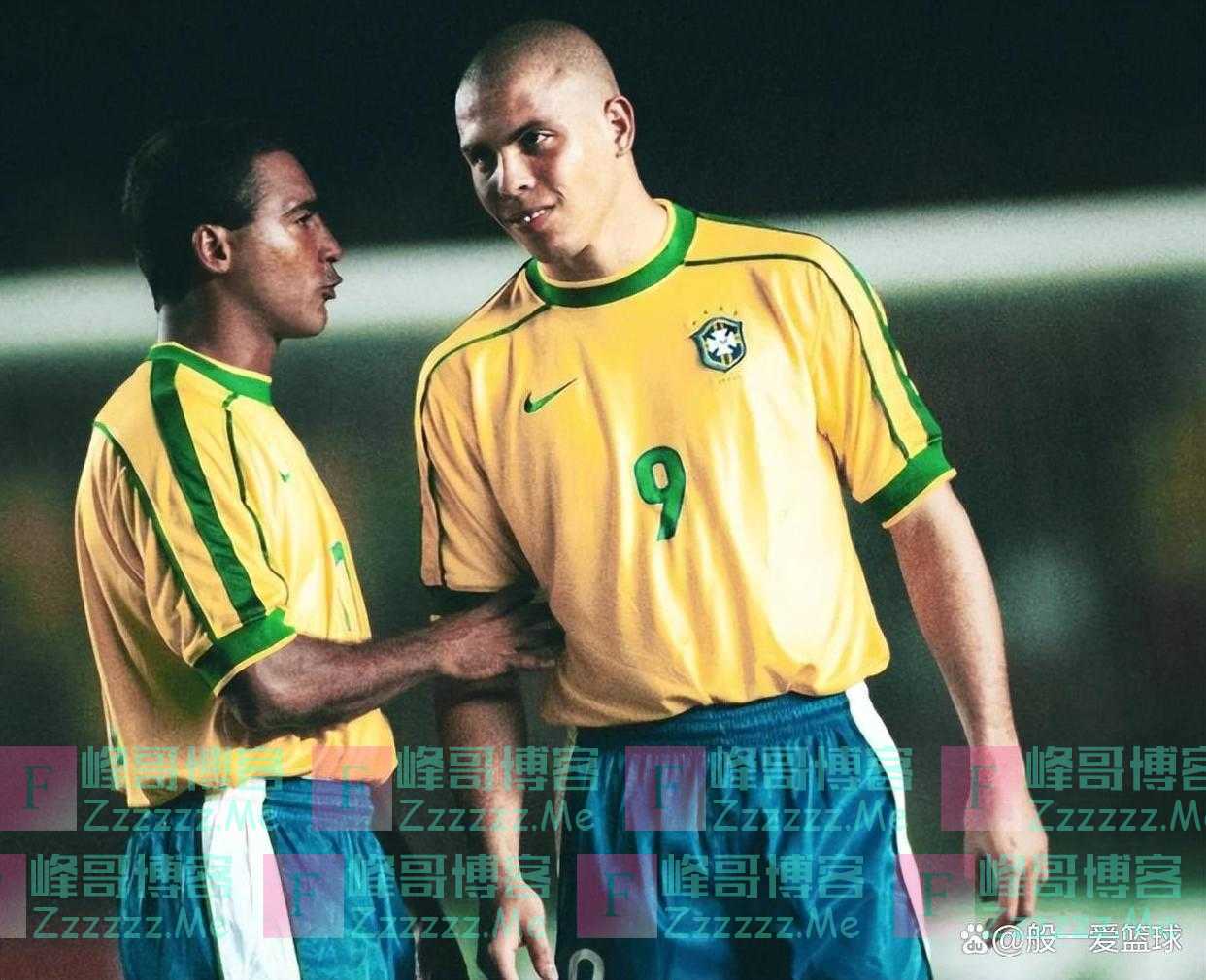 卡福：纵观巴西足坛，能让我折服的只有2人，贝利，小罗不够格