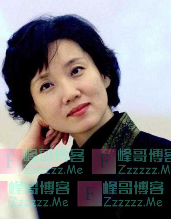 李修平:被称为央视“首席主持”,42岁嫁给省委书记,风光无限