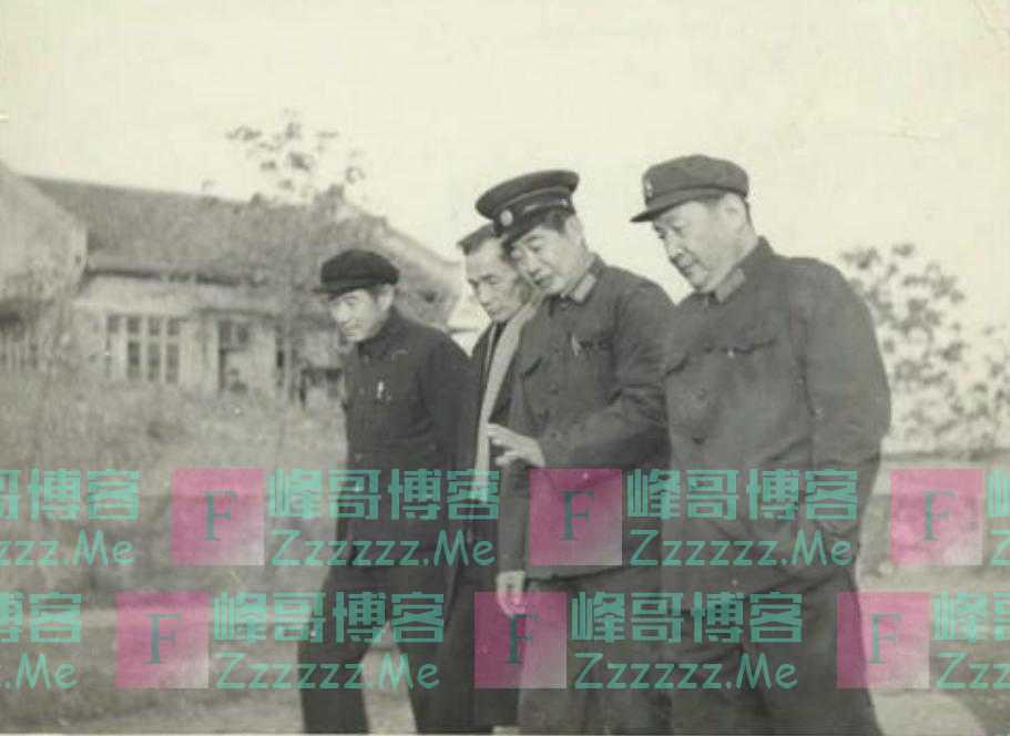 他58岁任四川省委书记，61岁接替华国锋的职务，后来组建武警部队