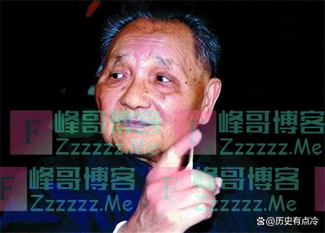 1981年邓小平阅兵，指着一位团长对秦基伟说：这个人要好好培养