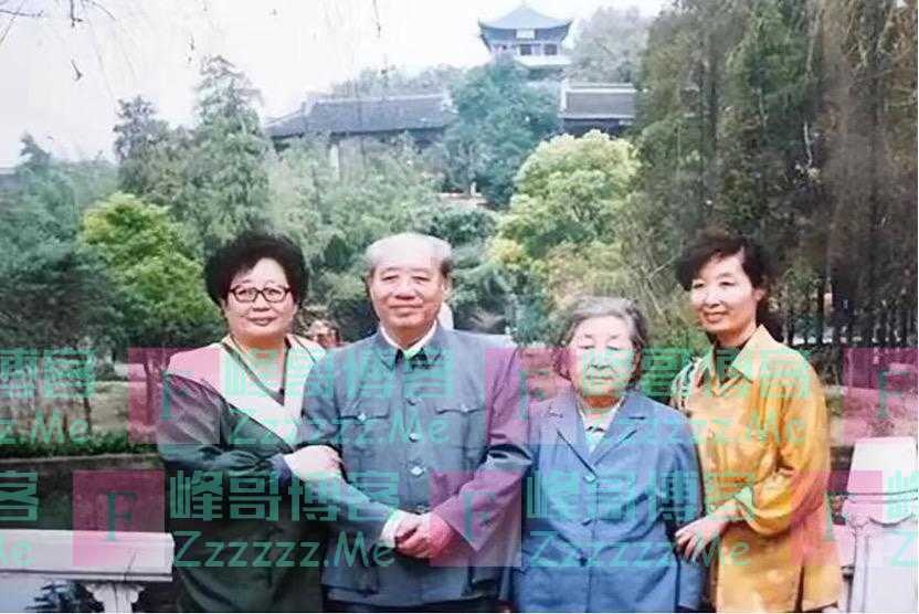 1980年,汪东兴突然提出辞职,华国锋晚年道出事情真相