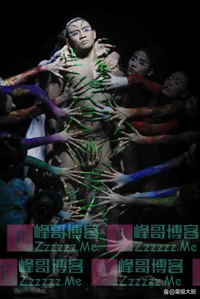 杨丽萍新舞蹈“尺度”再惹争议,女舞者双手放的位置太过尴尬