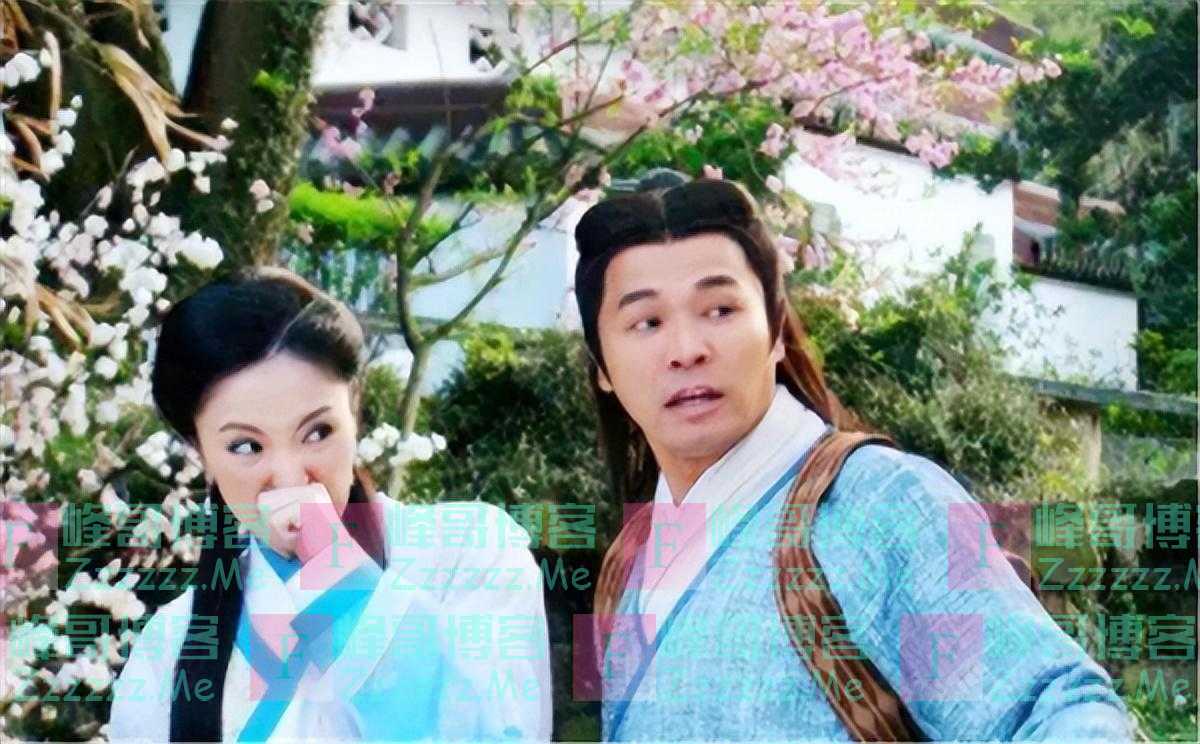 女子出上联：银枪虽利，难破千年草地，一男子出下联，女子脸红