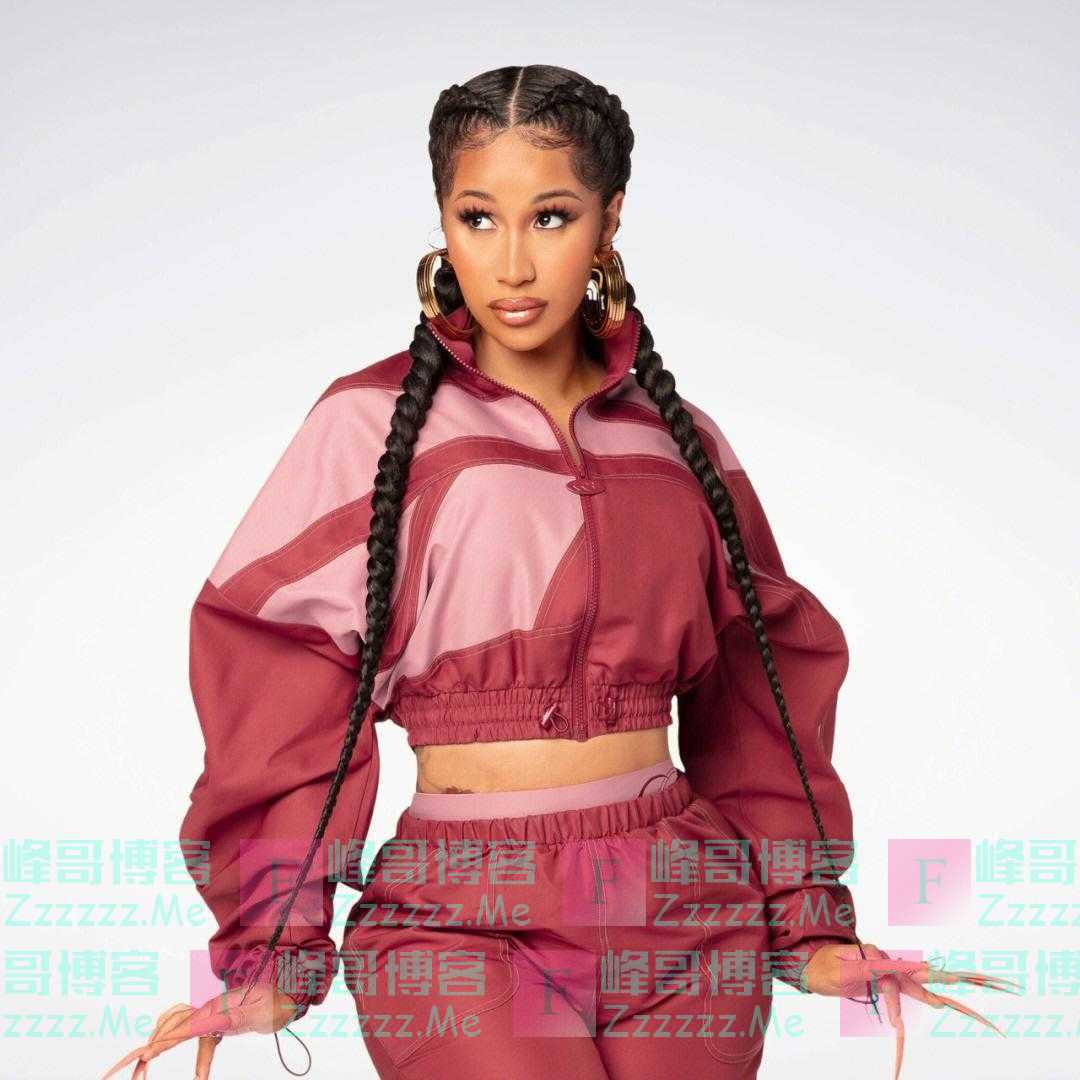 Cardi 演唱会上不穿内裤引发争议：自信展示身材还是越界炒作？