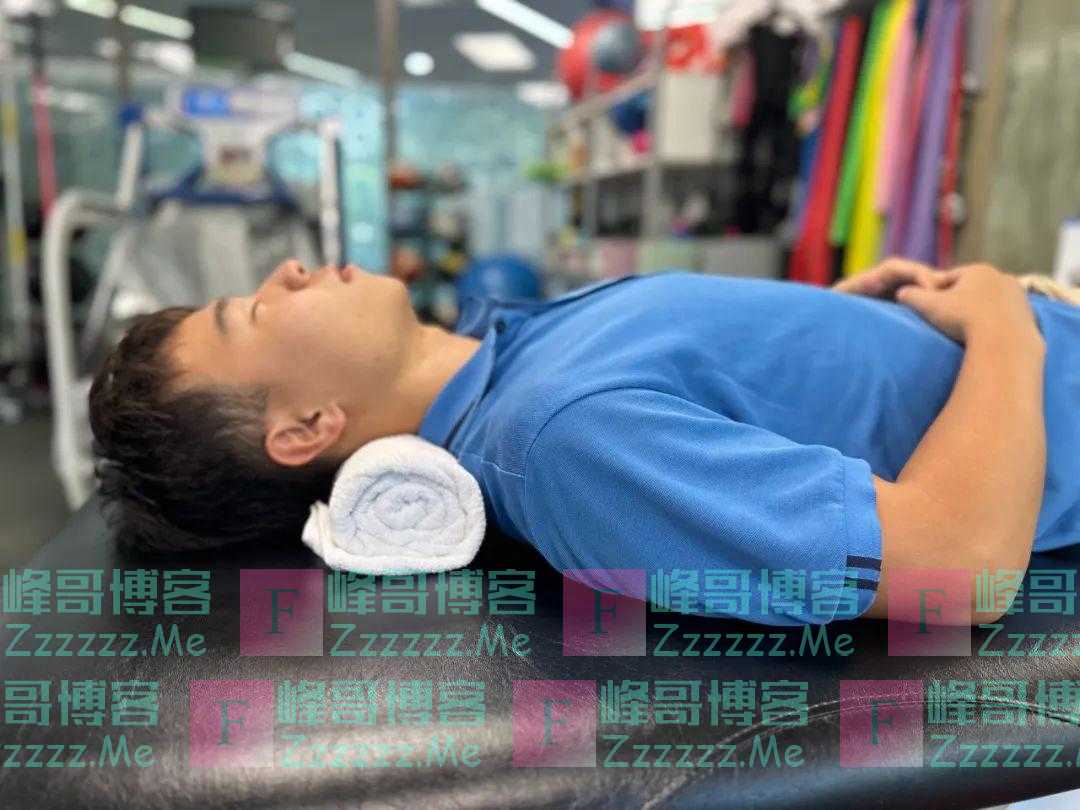 千万别再用这个姿势睡觉!当心把你的身体全毁了!