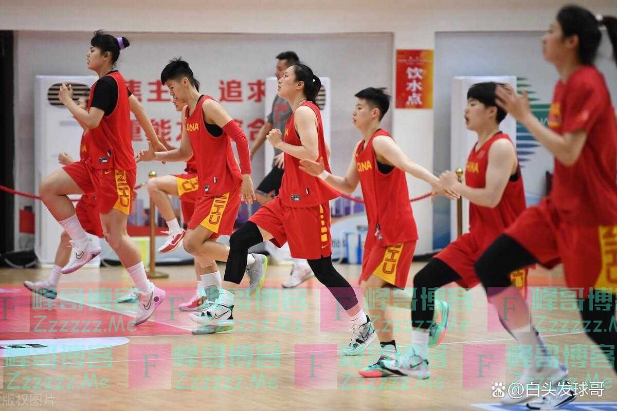 深夜22点，姚明正式拍板，中国女篮新外教到位，郑薇李梦都懂了