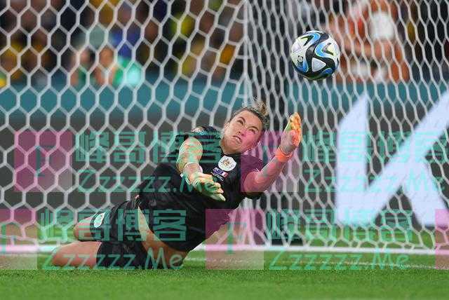 7-6！亚洲第1踢疯了，点球大战绝杀世界劲旅，历史首进世界杯四强