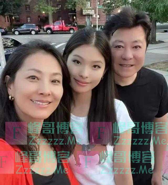 57岁老演员三代人定居美国：高调炫耀奢华生活，声称我奋斗我享受