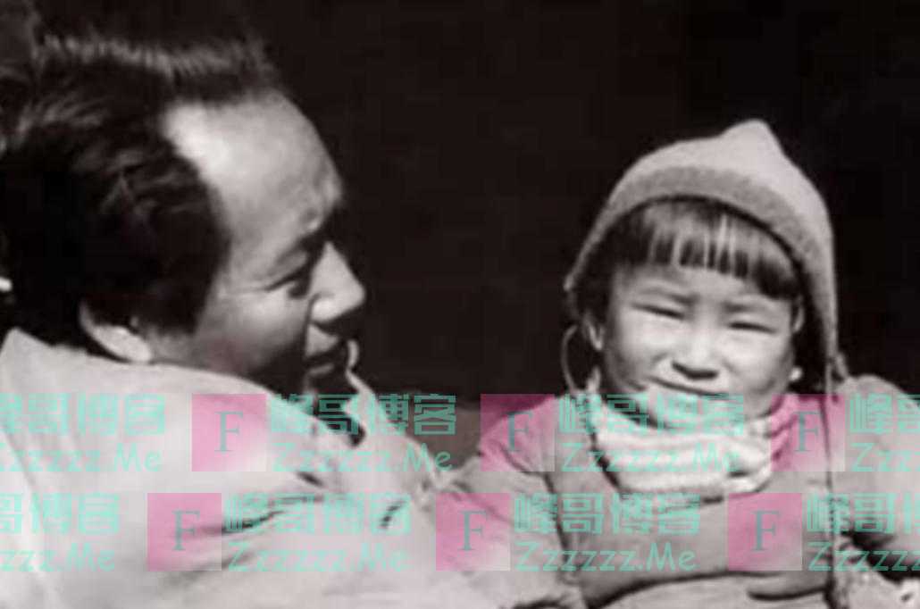 68年毛主席接见干部战士，发现李讷在场，当即问：李讷是哪级官呐