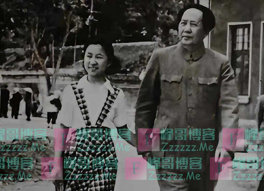 68年毛主席接见干部战士，发现李讷在场，当即问：李讷是哪级官呐